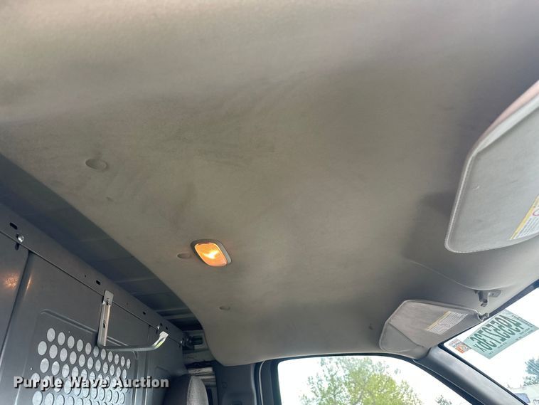 image for item YA3205 2015 GMC Savana G2500 van