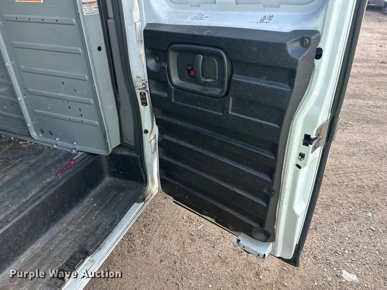 image for item YA3205 2015 GMC Savana G2500 van