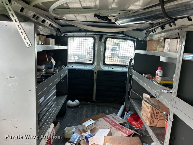 image for item YA3205 2015 GMC Savana G2500 van