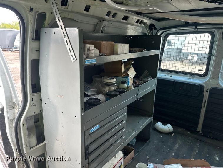 image for item YA3205 2015 GMC Savana G2500 van