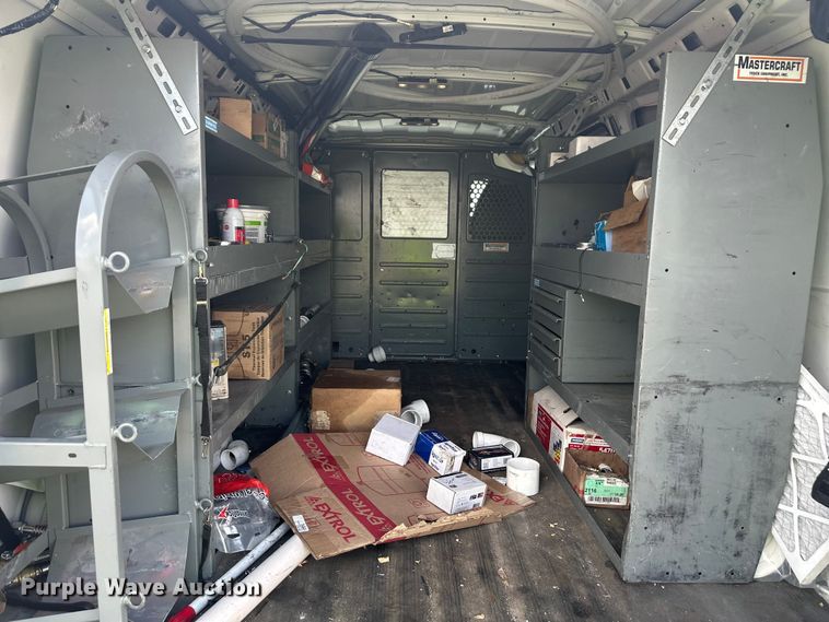 image for item YA3205 2015 GMC Savana G2500 van