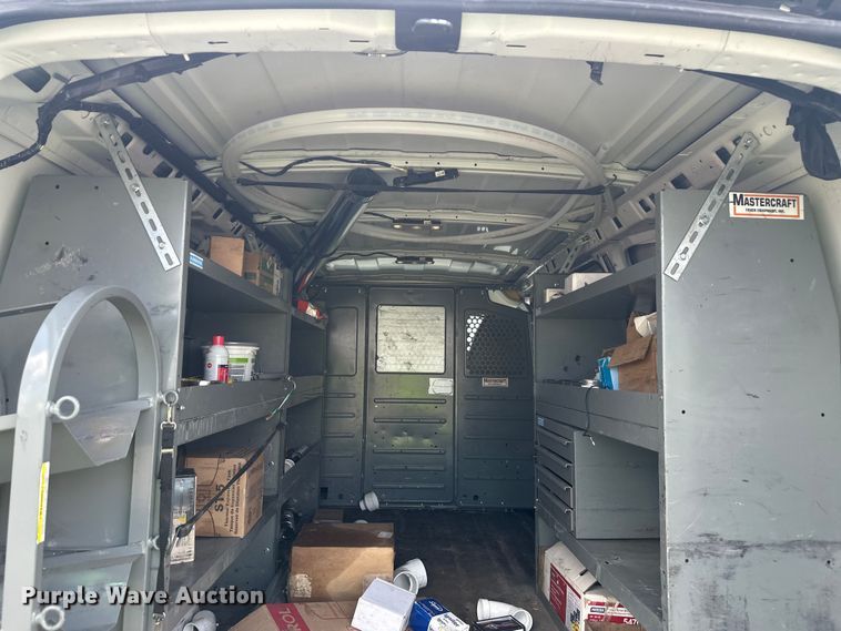 image for item YA3205 2015 GMC Savana G2500 van