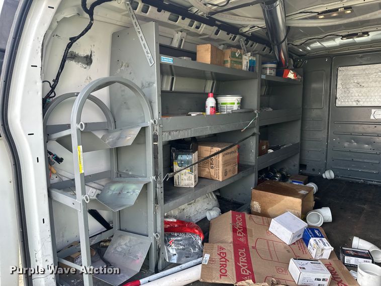 image for item YA3205 2015 GMC Savana G2500 van