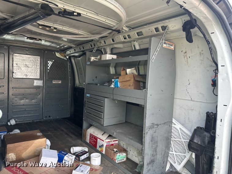 image for item YA3205 2015 GMC Savana G2500 van