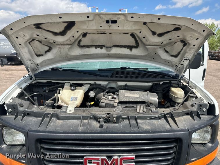 image for item YA3205 2015 GMC Savana G2500 van