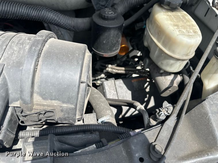 image for item YA3205 2015 GMC Savana G2500 van