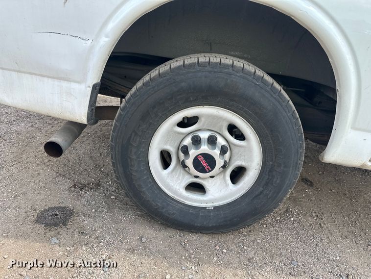 image for item YA3205 2015 GMC Savana G2500 van