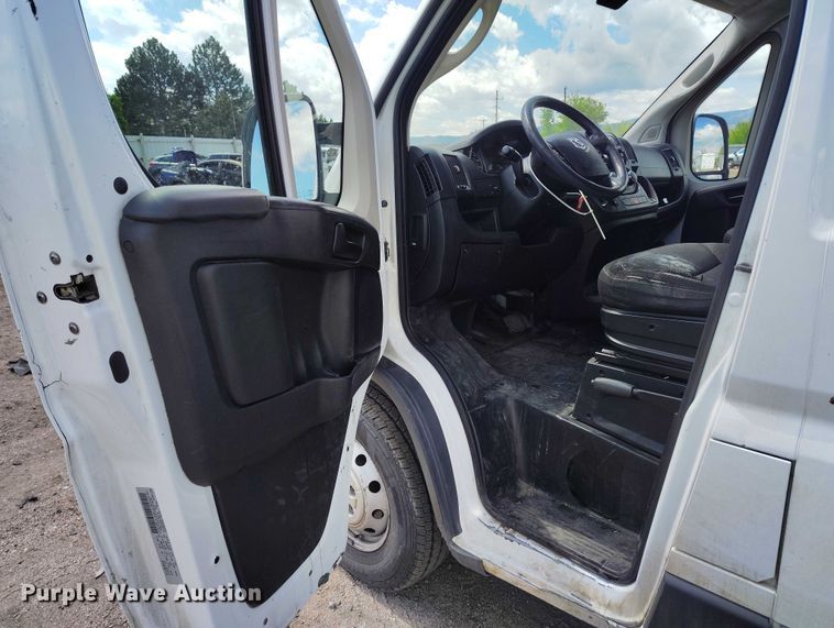 image for item YA3207 2018 RAM Promaster 2500 van