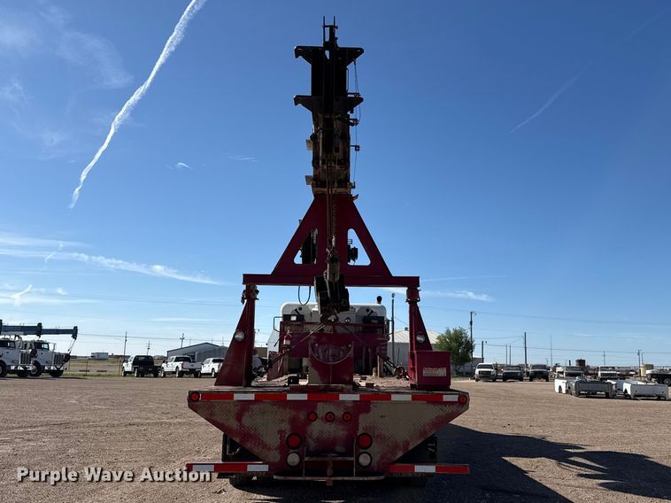 image for item DH1930 2011 Peterbilt 365 crane truck