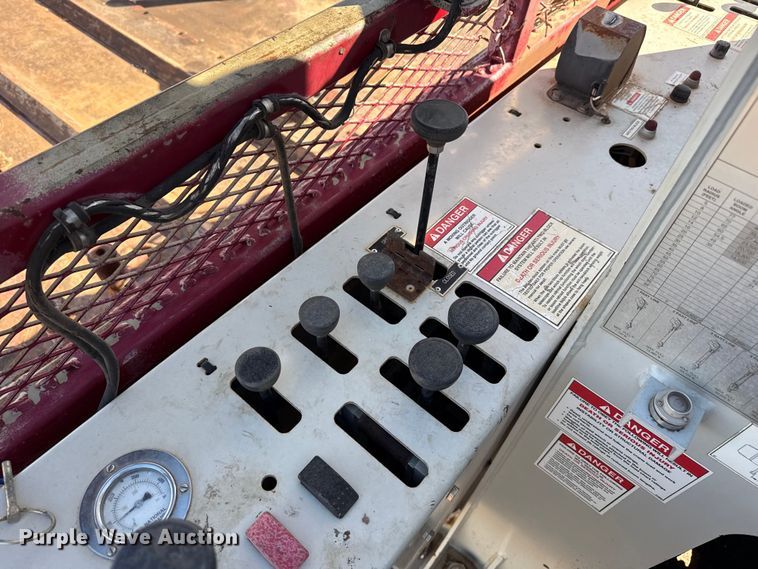 image for item DH1930 2011 Peterbilt 365 crane truck