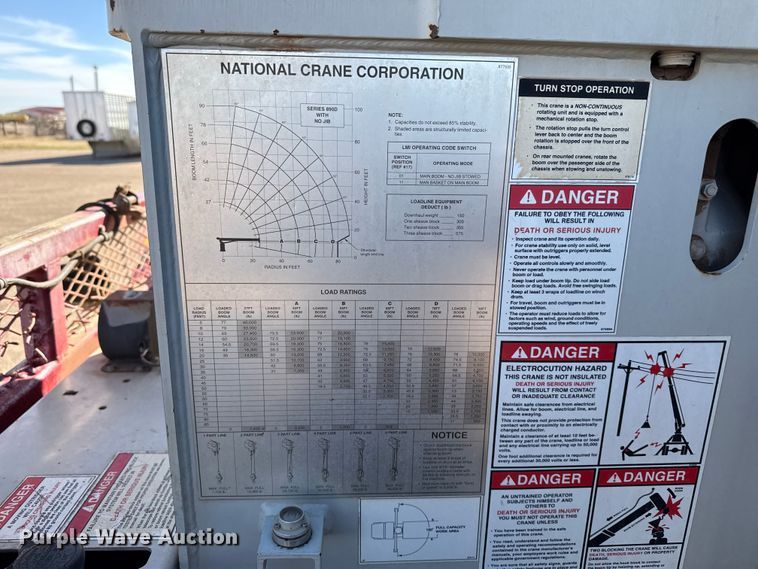 image for item DH1930 2011 Peterbilt 365 crane truck