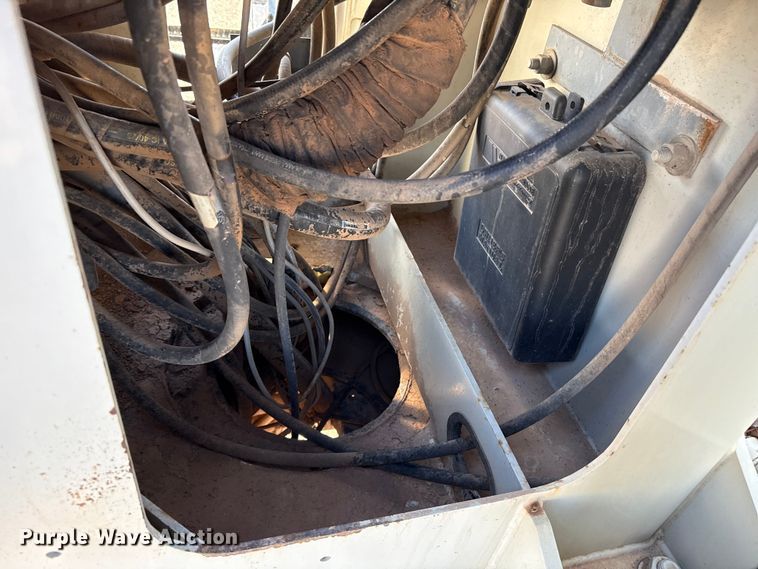 image for item DH1930 2011 Peterbilt 365 crane truck