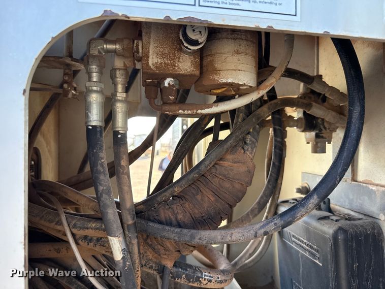 image for item DH1930 2011 Peterbilt 365 crane truck