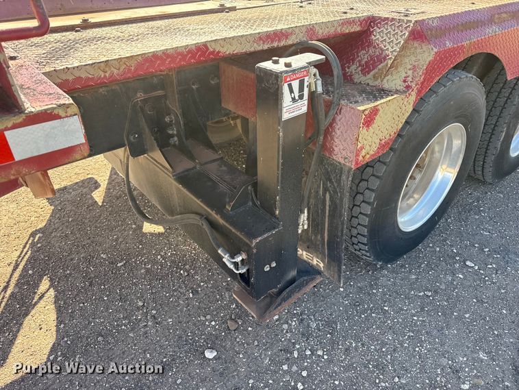 image for item DH1930 2011 Peterbilt 365 crane truck