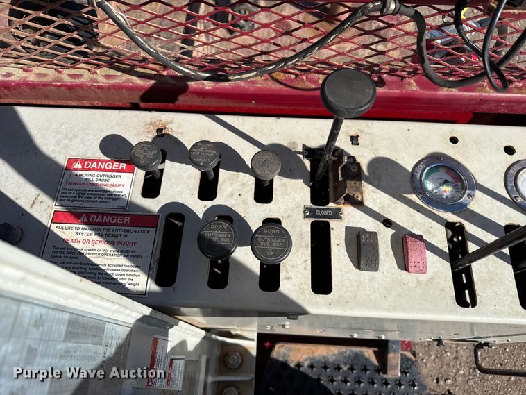 image for item DH1930 2011 Peterbilt 365 crane truck