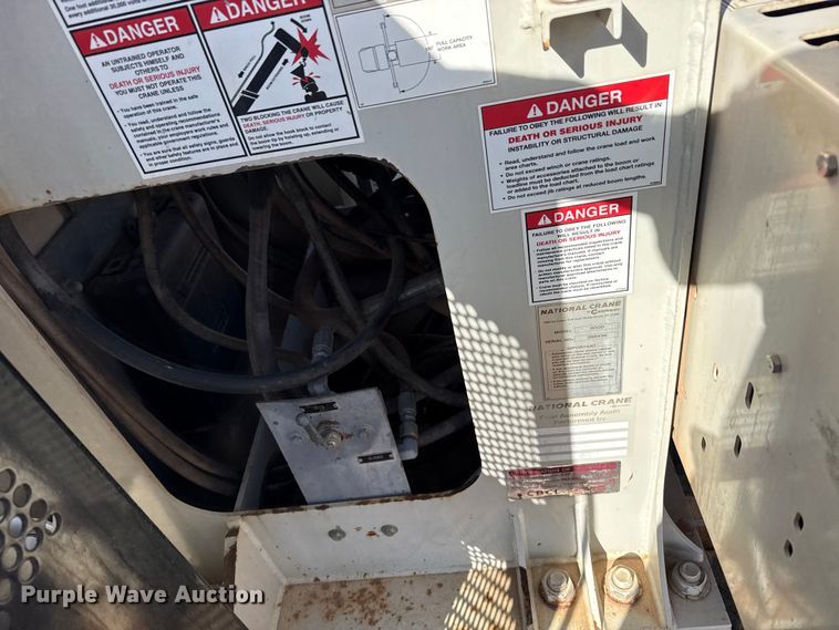 image for item DH1930 2011 Peterbilt 365 crane truck