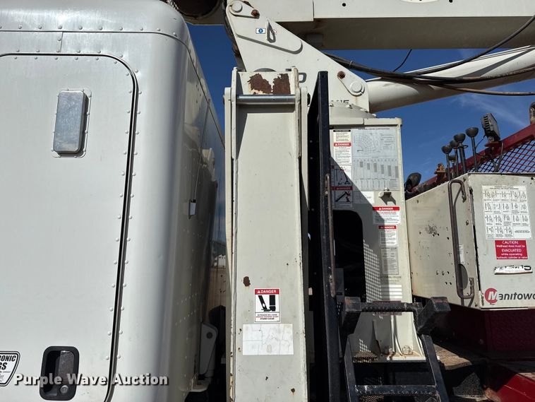 image for item DH1930 2011 Peterbilt 365 crane truck