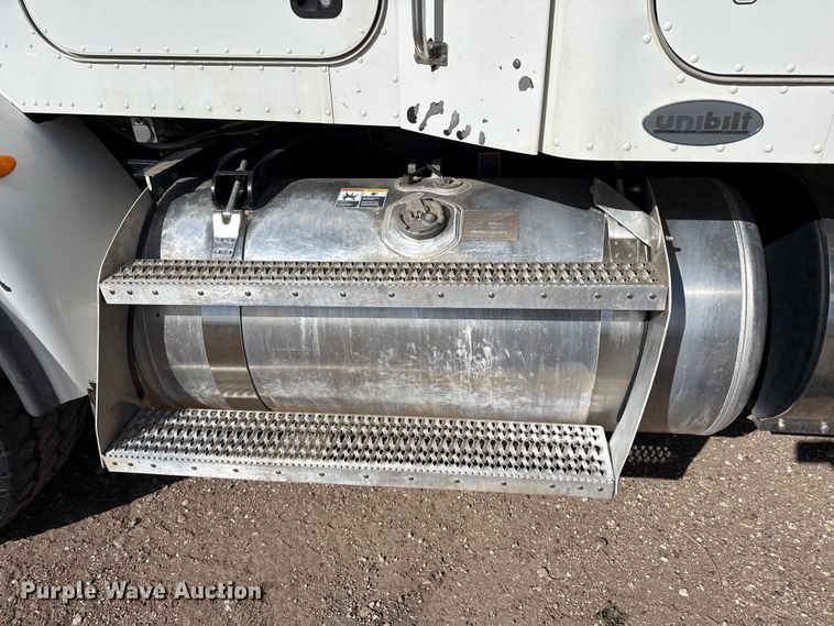 image for item DH1930 2011 Peterbilt 365 crane truck