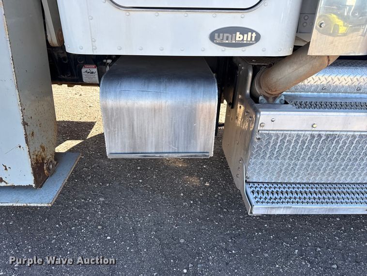 image for item DH1930 2011 Peterbilt 365 crane truck