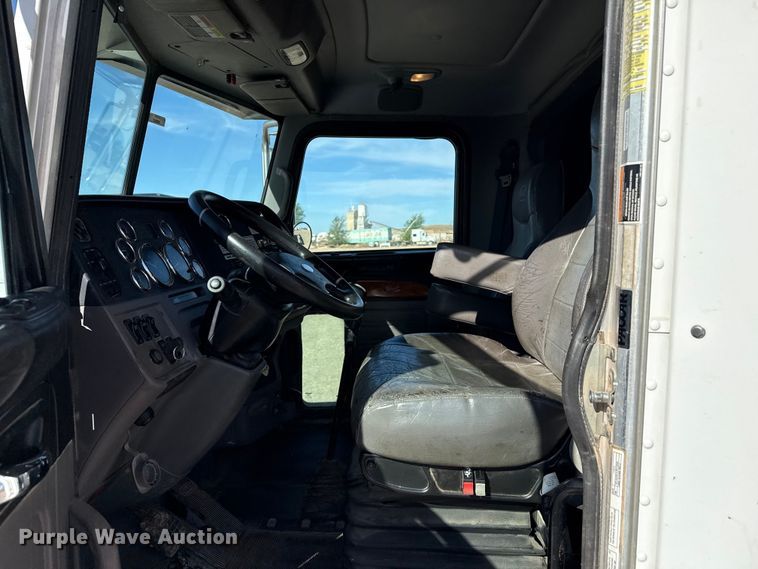 image for item DH1930 2011 Peterbilt 365 crane truck