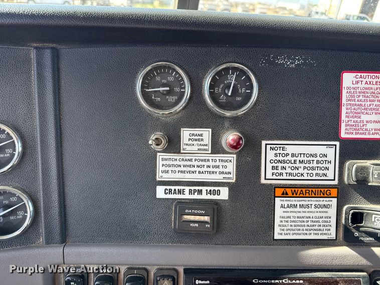 image for item DH1930 2011 Peterbilt 365 crane truck