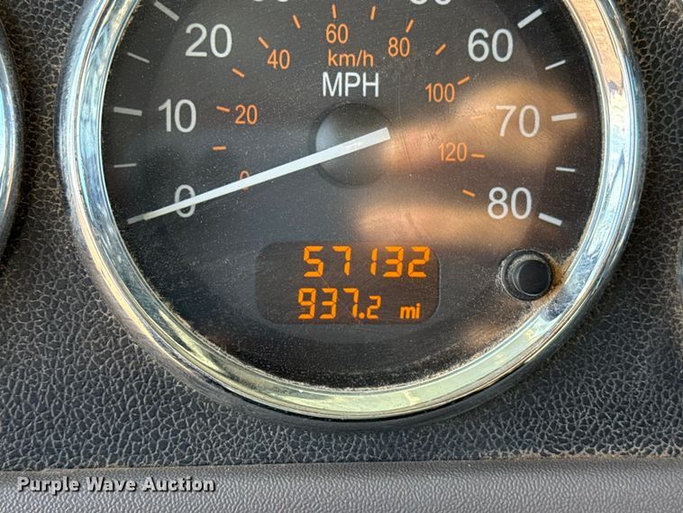 image for item DH1930 2011 Peterbilt 365 crane truck