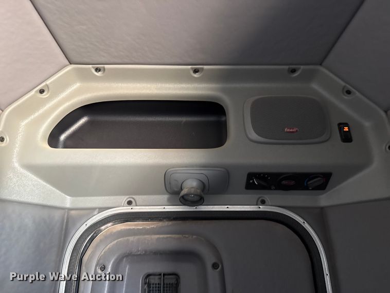 image for item DH1930 2011 Peterbilt 365 crane truck