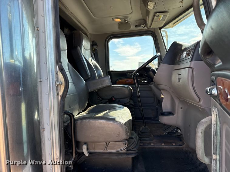 image for item DH1930 2011 Peterbilt 365 crane truck