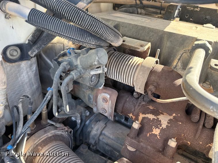 image for item DH1930 2011 Peterbilt 365 crane truck