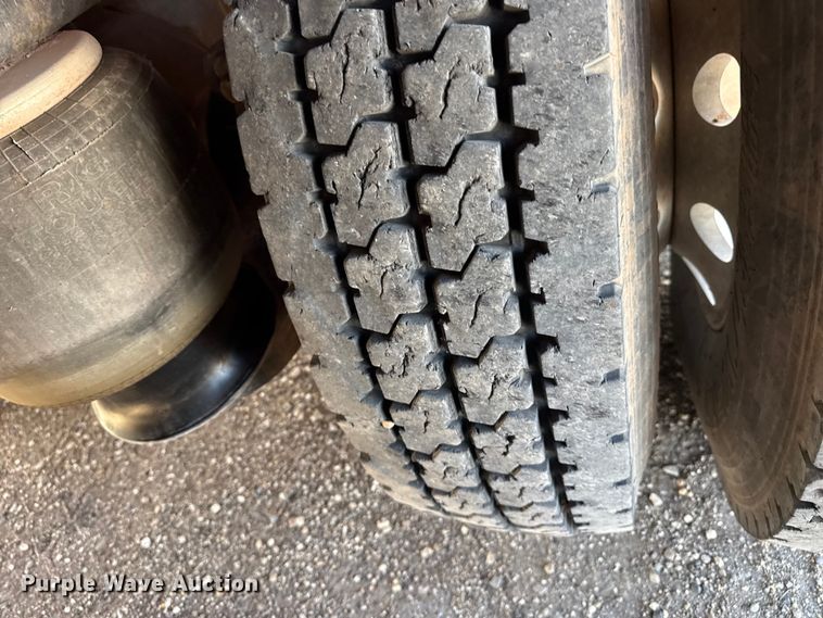 image for item DH1930 2011 Peterbilt 365 crane truck