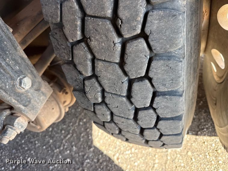 image for item DH1930 2011 Peterbilt 365 crane truck