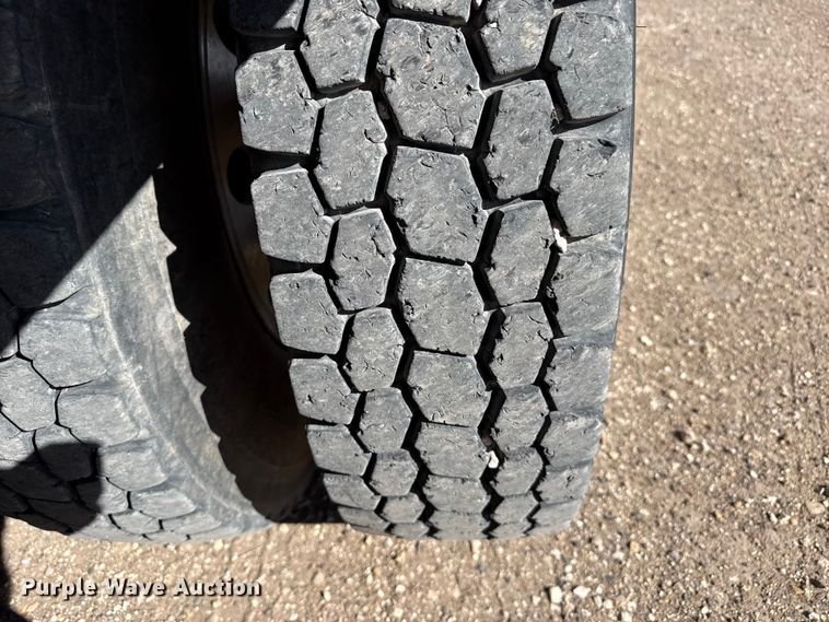 image for item DH1930 2011 Peterbilt 365 crane truck