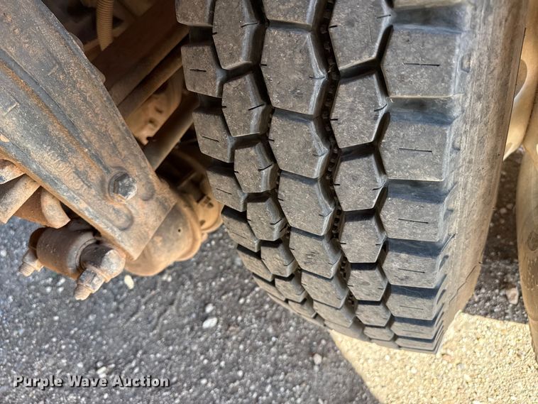 image for item DH1930 2011 Peterbilt 365 crane truck