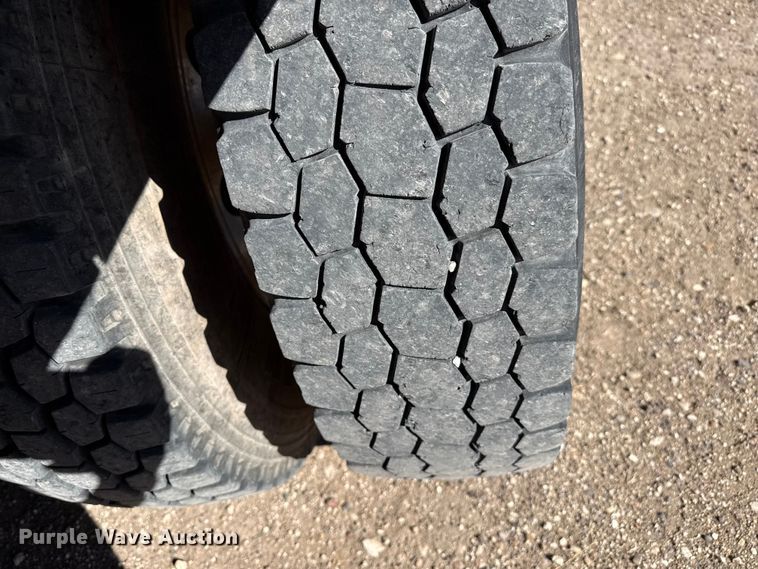 image for item DH1930 2011 Peterbilt 365 crane truck