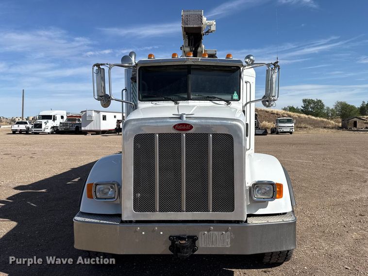 image for item DH1931 2015 Peterbilt 365 crane truck
