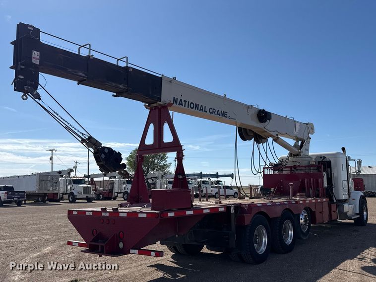 image for item DH1931 2015 Peterbilt 365 crane truck