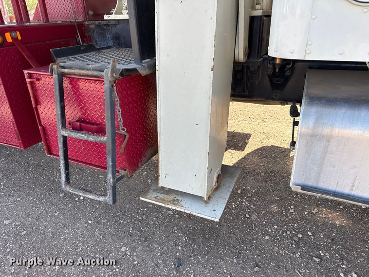 image for item DH1931 2015 Peterbilt 365 crane truck