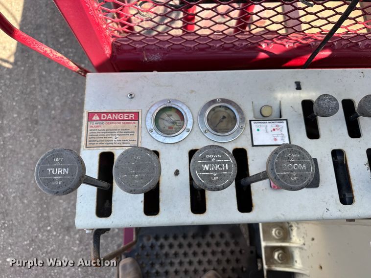 image for item DH1931 2015 Peterbilt 365 crane truck