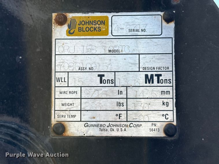 image for item DH1931 2015 Peterbilt 365 crane truck