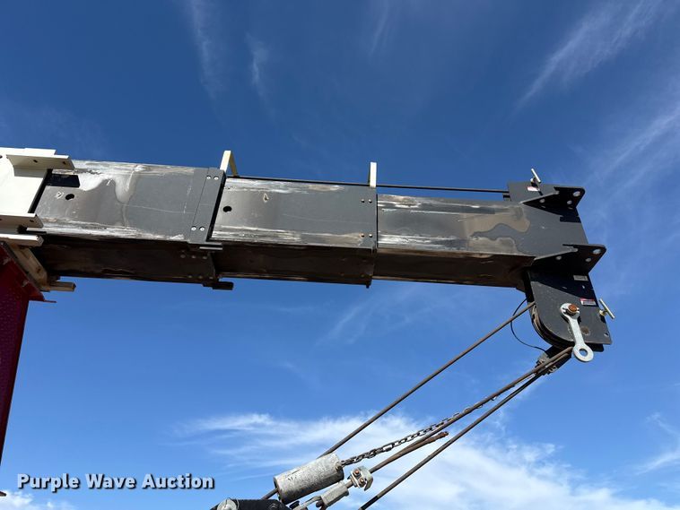 image for item DH1931 2015 Peterbilt 365 crane truck