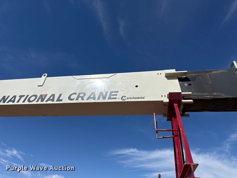 image for item DH1931 2015 Peterbilt 365 crane truck