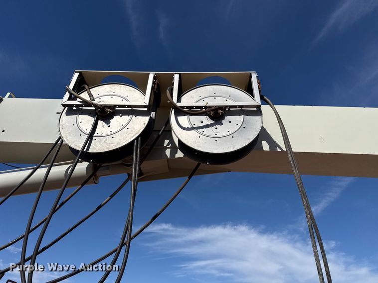 image for item DH1931 2015 Peterbilt 365 crane truck