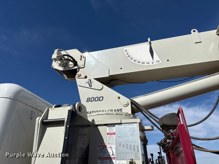 image for item DH1931 2015 Peterbilt 365 crane truck