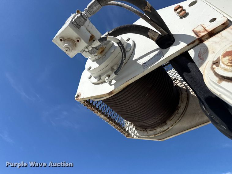 image for item DH1931 2015 Peterbilt 365 crane truck