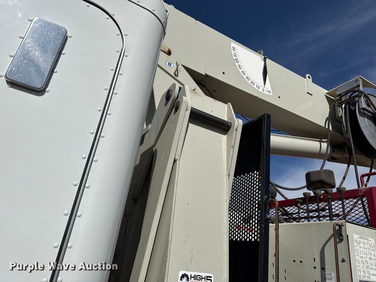 image for item DH1931 2015 Peterbilt 365 crane truck