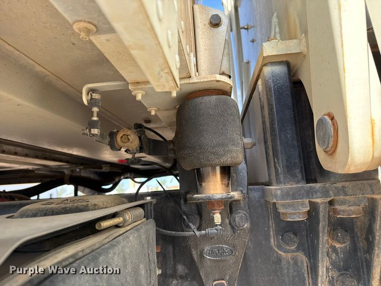 image for item DH1931 2015 Peterbilt 365 crane truck