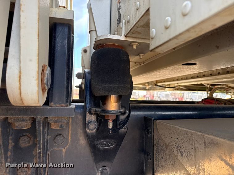 image for item DH1931 2015 Peterbilt 365 crane truck