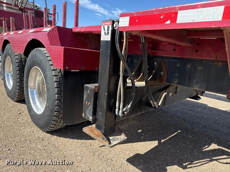 image for item DH1931 2015 Peterbilt 365 crane truck