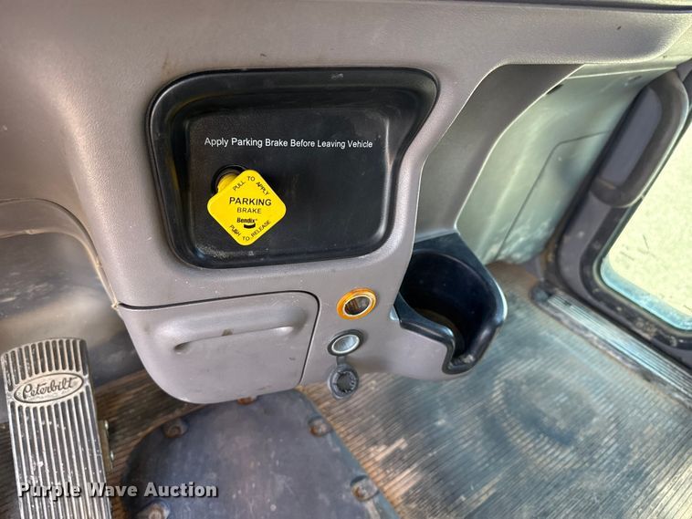 image for item DH1931 2015 Peterbilt 365 crane truck