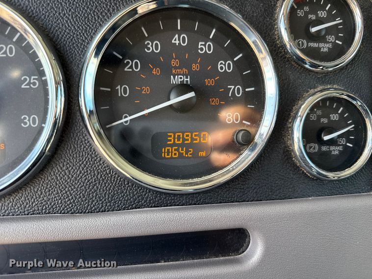 image for item DH1931 2015 Peterbilt 365 crane truck